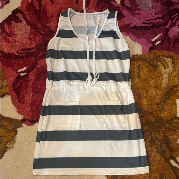 NWT Dress ๐ for beach ๐๏ธ green and white color. box 4 - Picture 9 of 14
